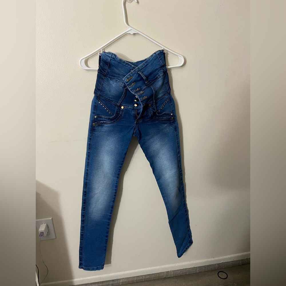 High high waisted Colombian dark wash jeans